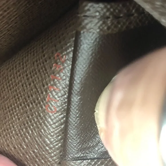 LV Damier key case in excellent condition - Picture 7 of 13